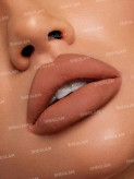 رژلب مات مدل ALLURE الاروشیگلم رنگ Adulting | پوشش مخملی و ماندگاری بالا