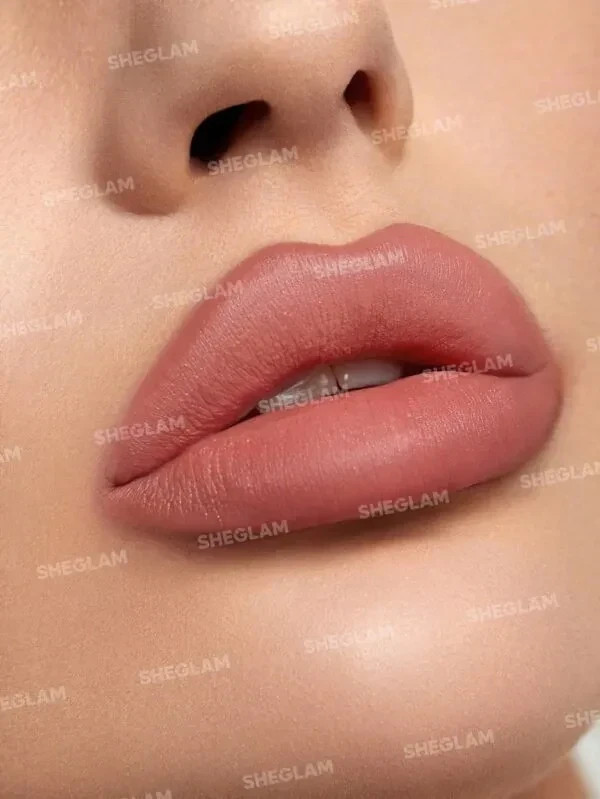 رژ لب جامد استار لایت رنگ Beach Babe ازشیگلم | جلوه براق و رنگ نود جذاب